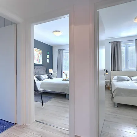 Canaria 2 By Interhome شقة بولا