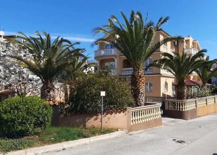 Canaria 2 By Interhome * Pola