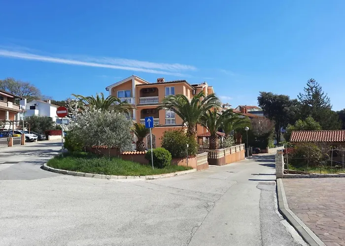 Appartamento Canaria 2 By Interhome Pola